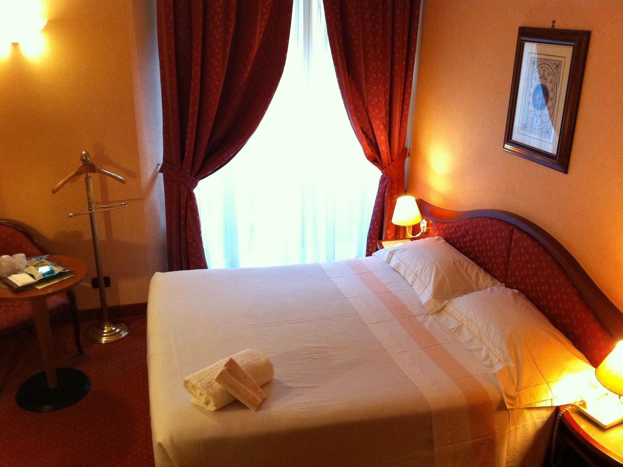 Massimo Plaza Hotel Palermo Bagian luar foto