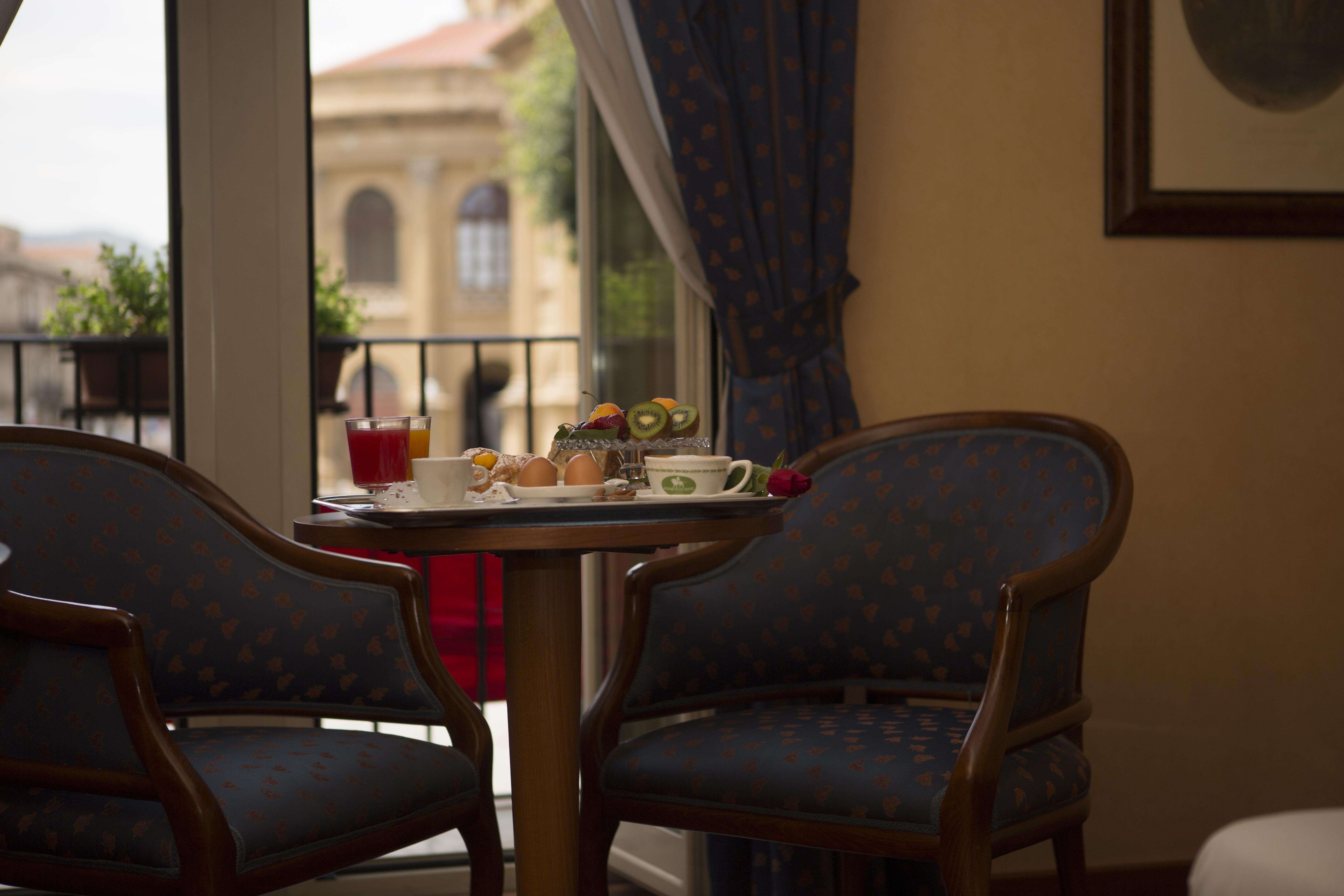 Massimo Plaza Hotel Palermo Bagian luar foto