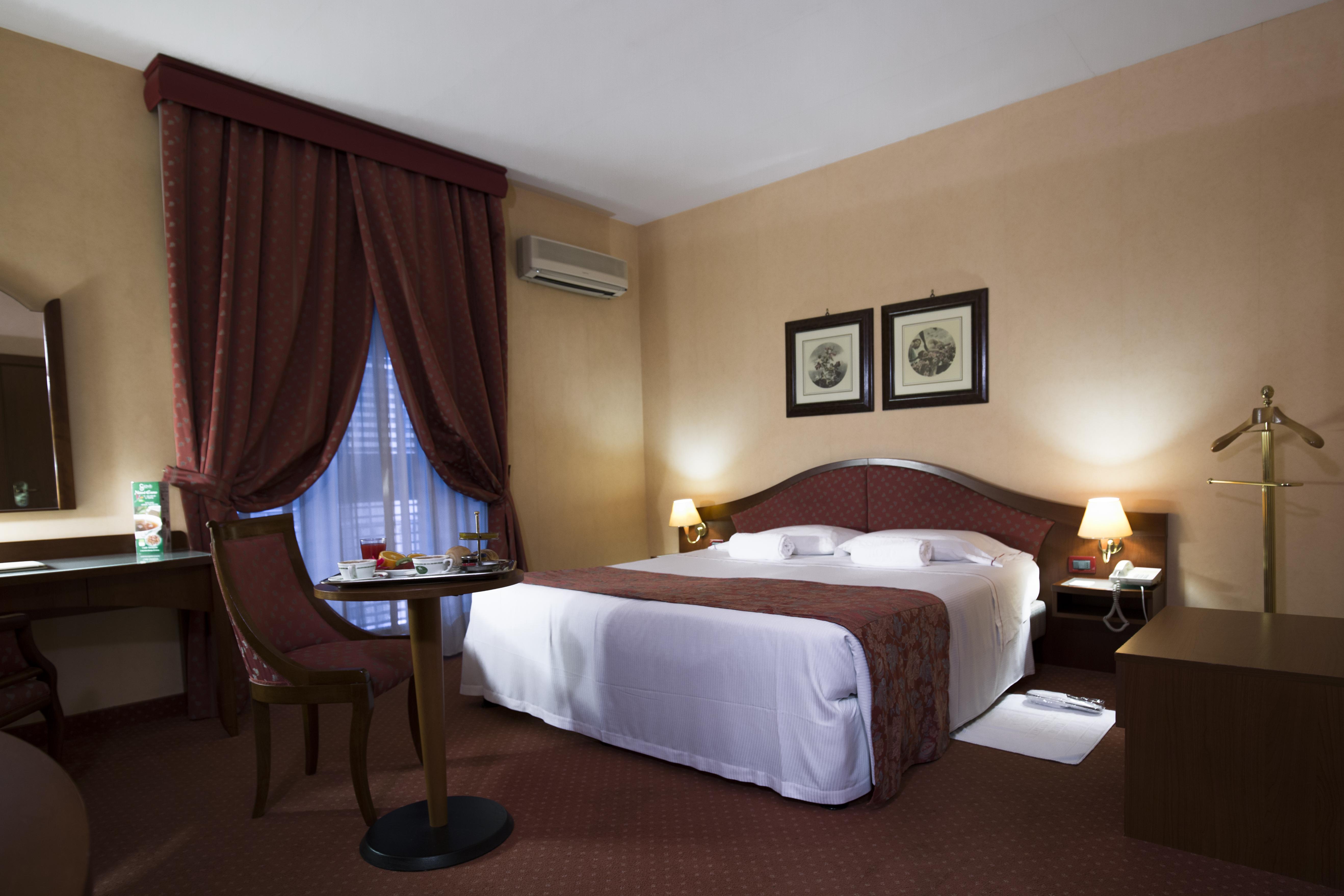 Massimo Plaza Hotel Palermo Bagian luar foto