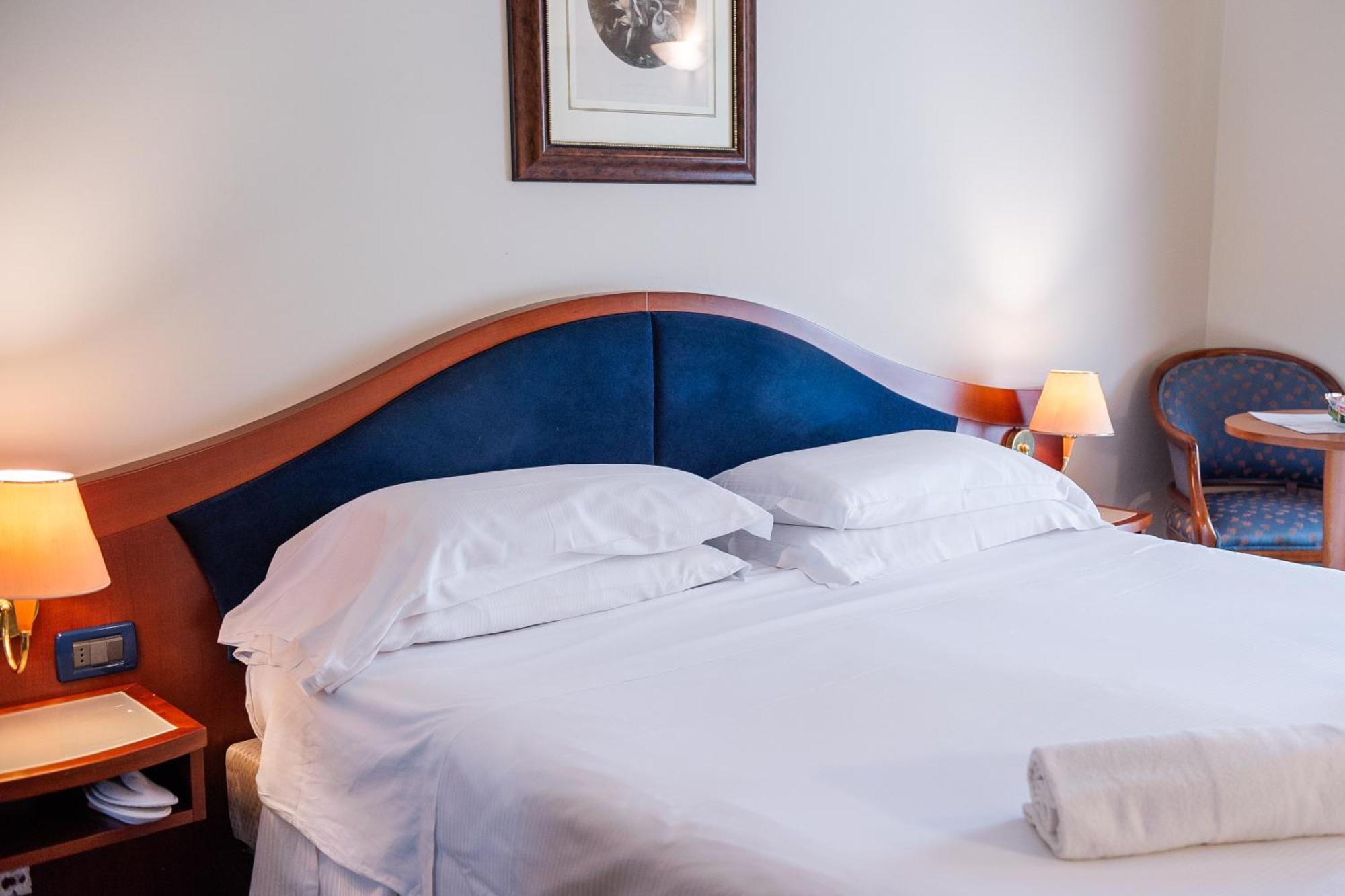Massimo Plaza Hotel Palermo Bagian luar foto