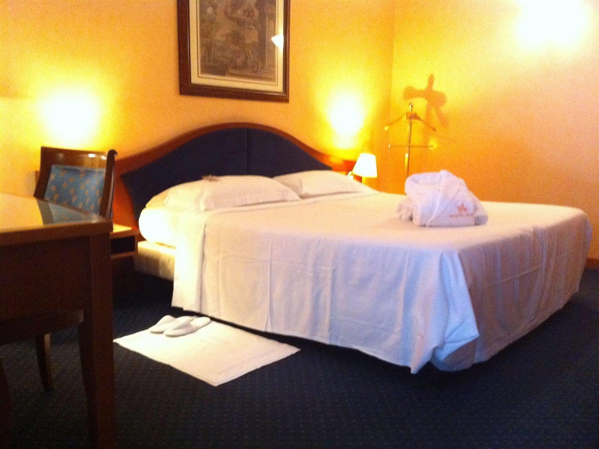Massimo Plaza Hotel Palermo Bagian luar foto