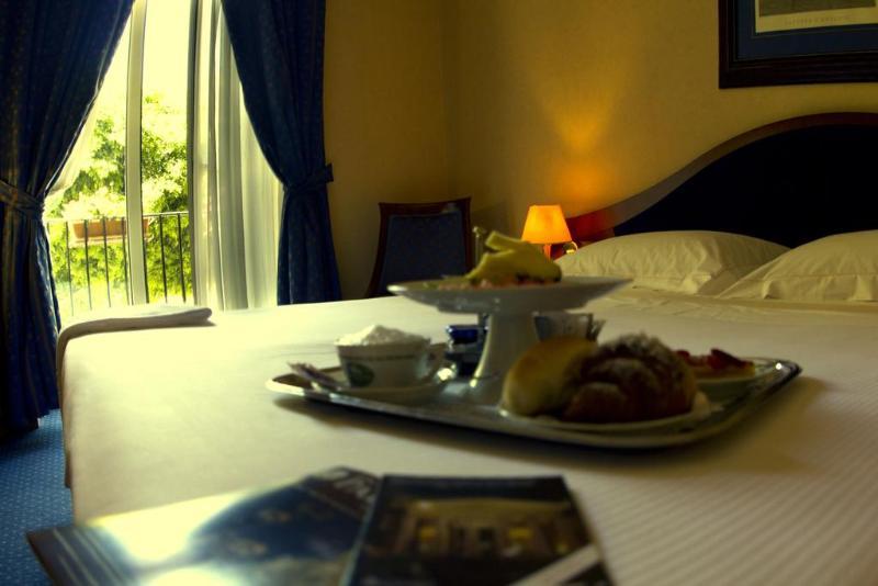 Massimo Plaza Hotel Palermo Bagian luar foto